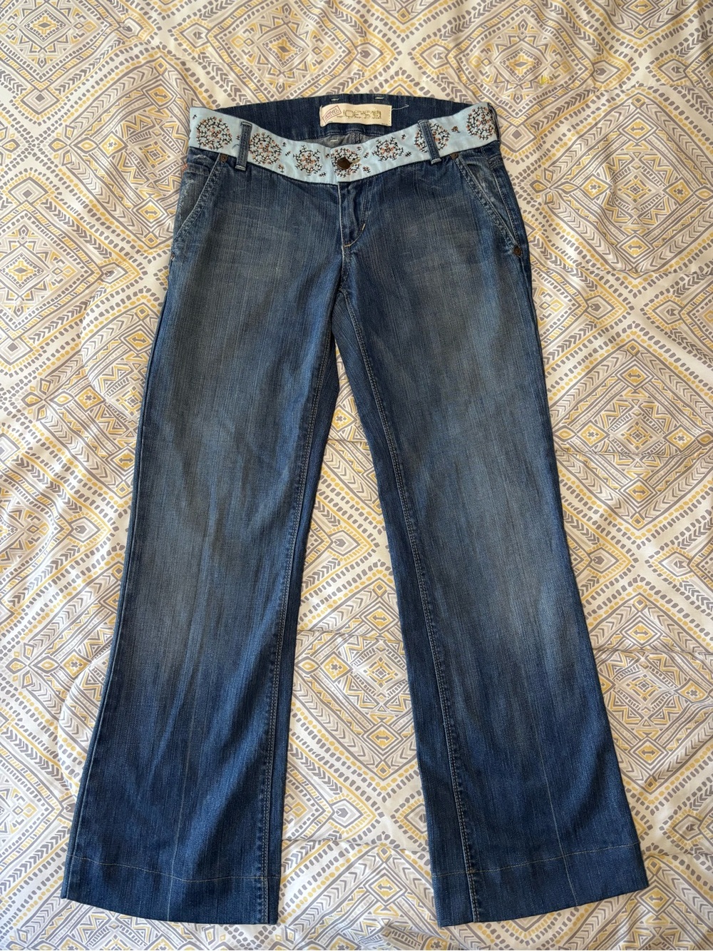 Joe's Jeans Dark Blue Denim with Light-Blue Embroidered Waistband (size 27)